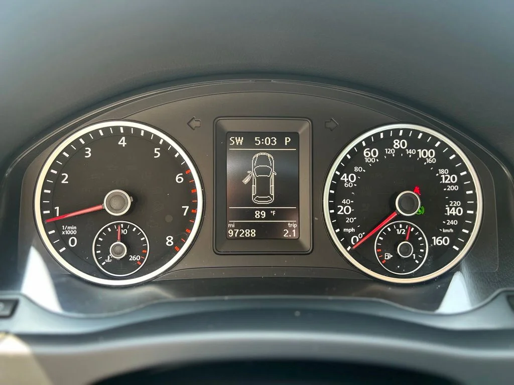 Used 2014 Night Blue Metallic Volkswagen S image 21