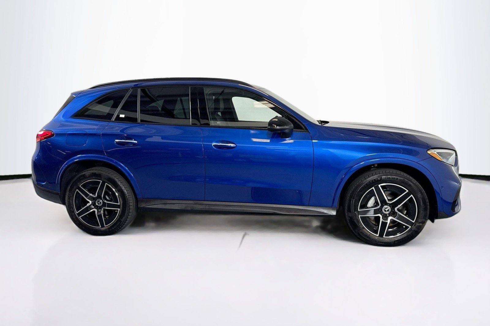 Certified Used 2026 Starling Blue Metallic Mercedes-Benz GLC 300 4MATIC® SUV image 4