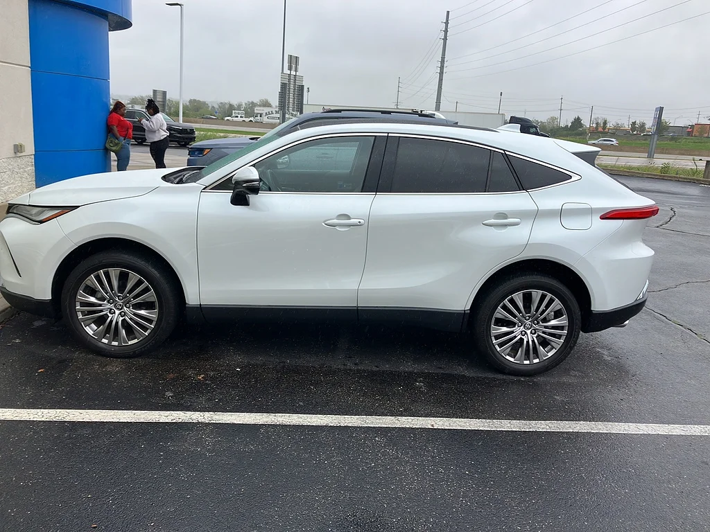 Used 2023 Platinum White Pearl Toyota Limited image 4