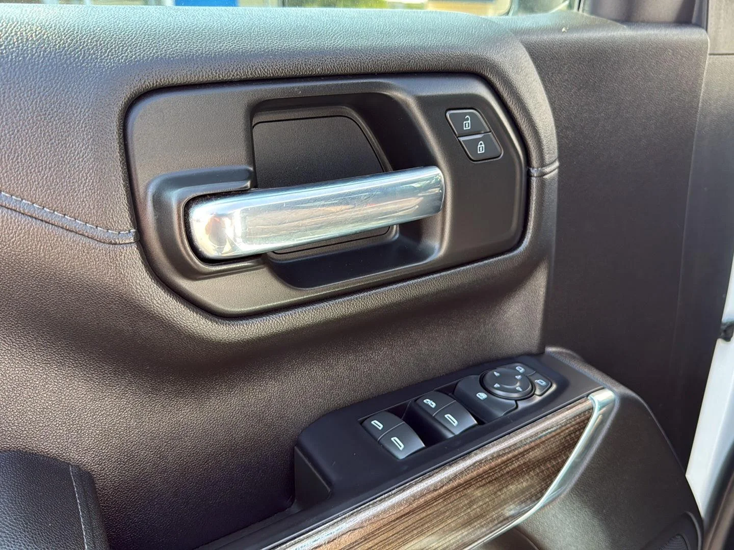 Used 2021 Silver Ice Metallic Chevrolet LT Trail Boss image 20