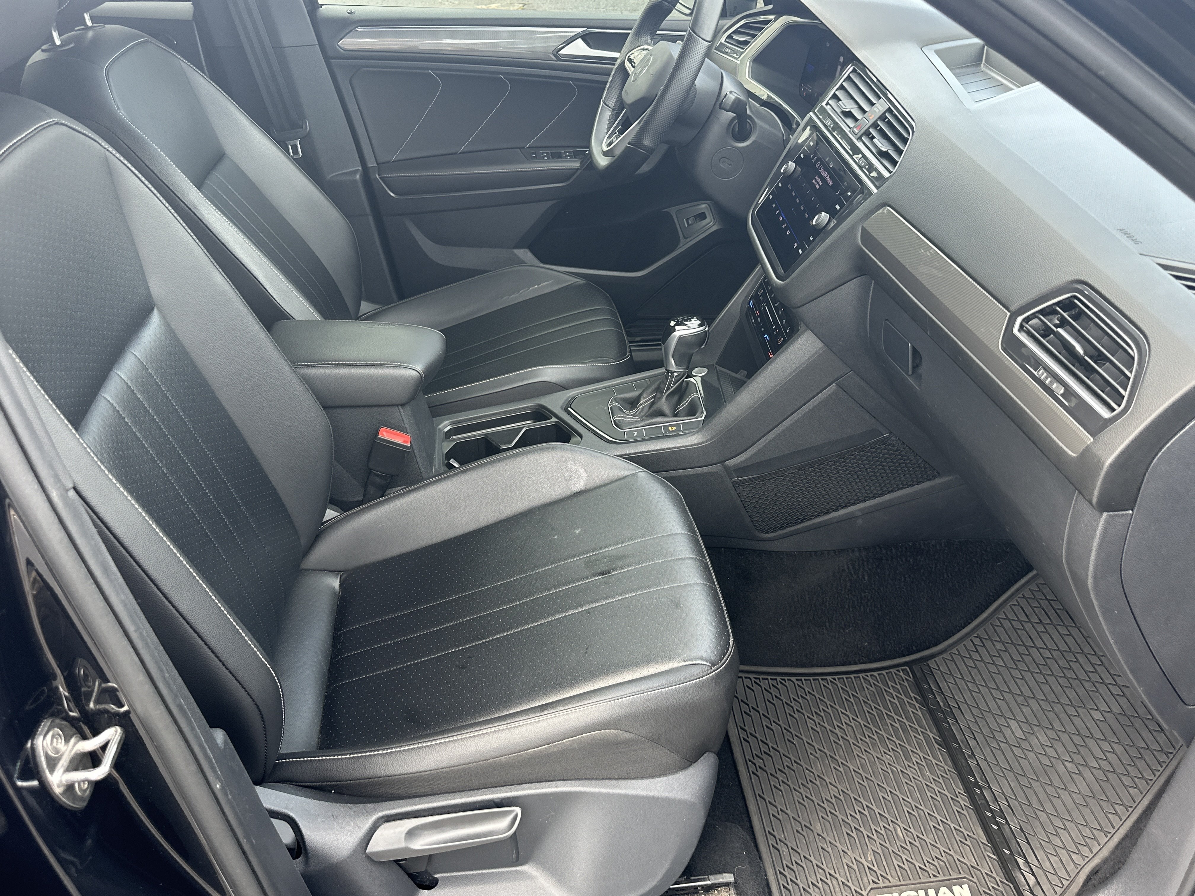 Used 2022  Volkswagen SE R-Line Black image 14
