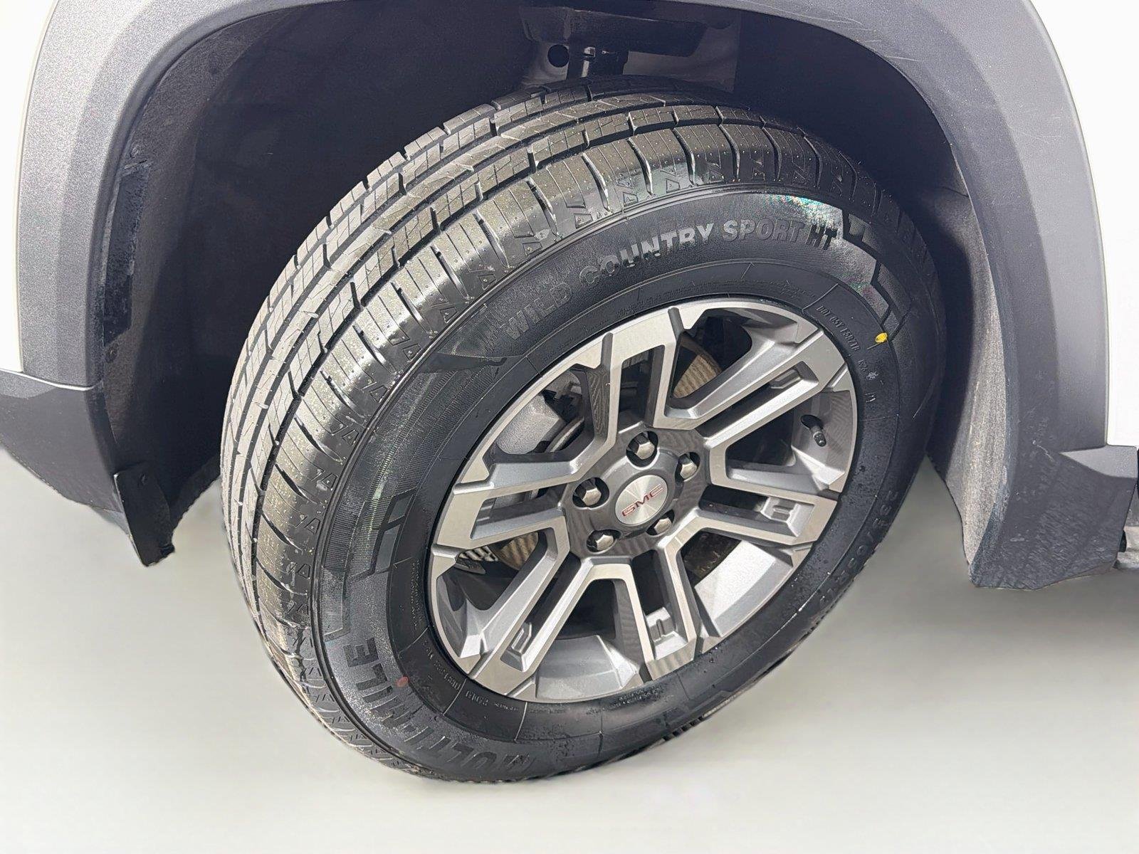 Used 2026 Summit White GMC Elevation image 38