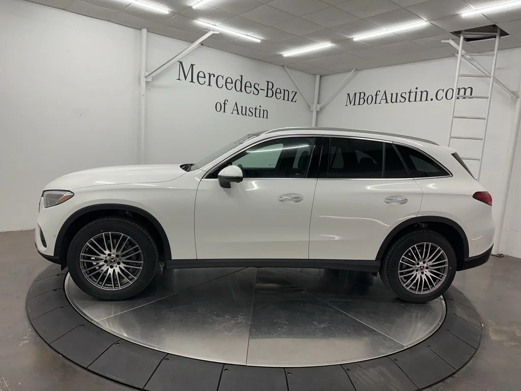 Used 2026 White Mercedes-Benz GLC 300 image 4