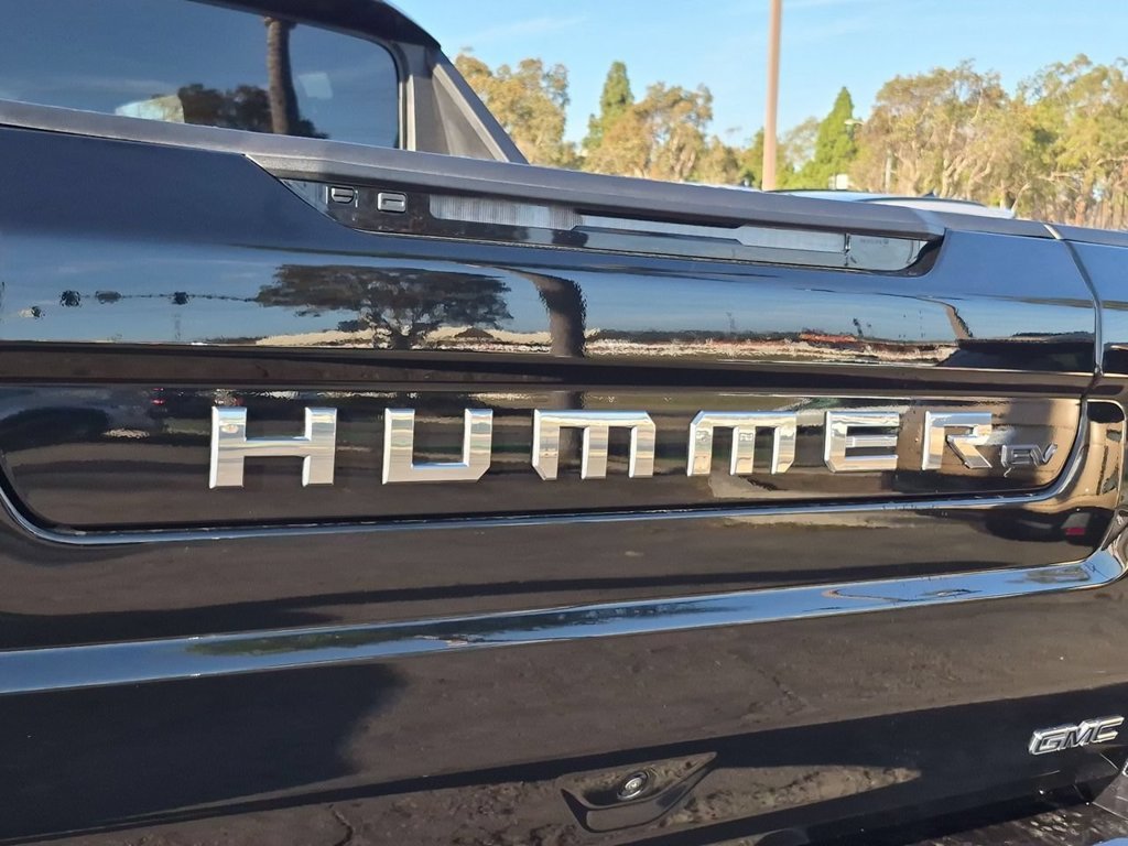 Used 2025 Void Black GMC 2X image 32