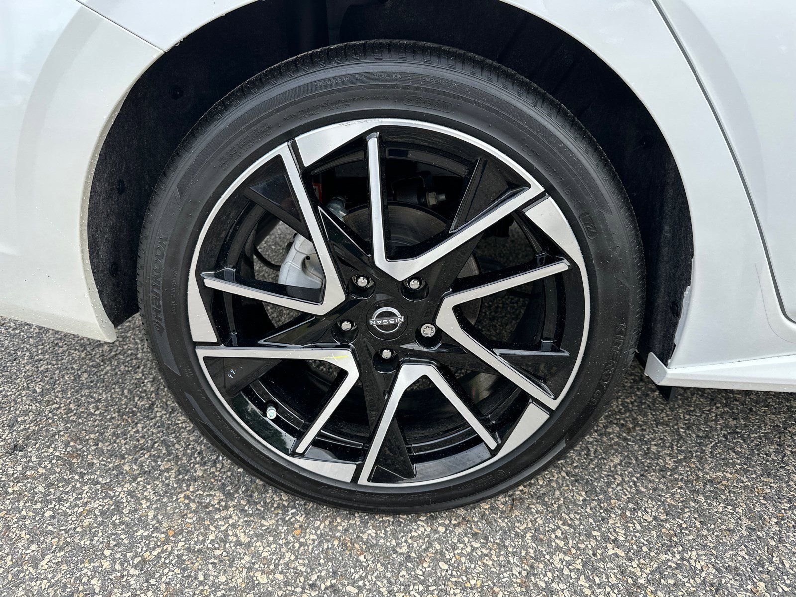Certified Used 2025 White Nissan SR image 15