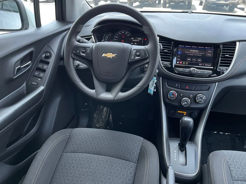 Used 2022 White Chevrolet LS image 24