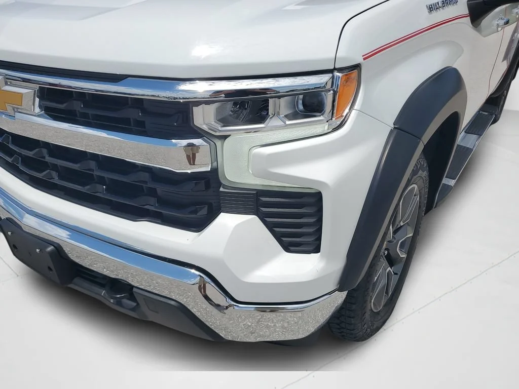 Used 2025 Summit White Chevrolet LT (2FL) image 26