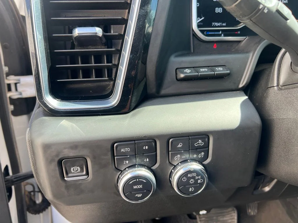 Used 2024 White Frost Tri-Coat GMC Denali image 8