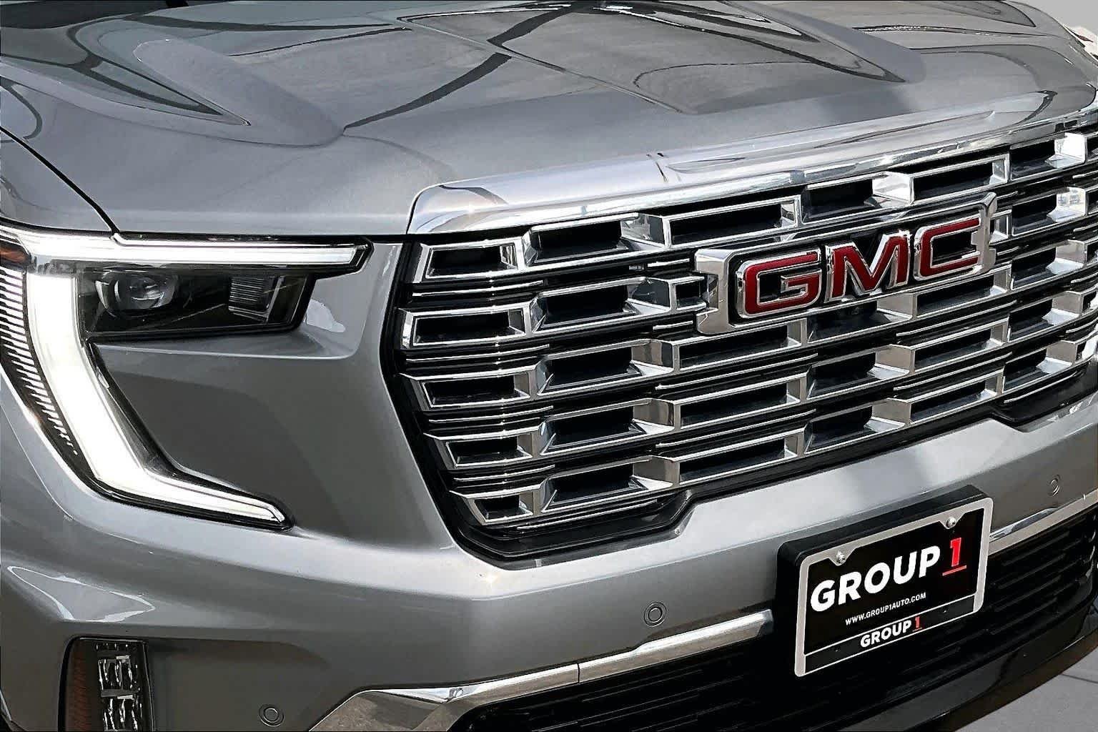 Used 2024 Sterling Metallic GMC FWD Denali image 30