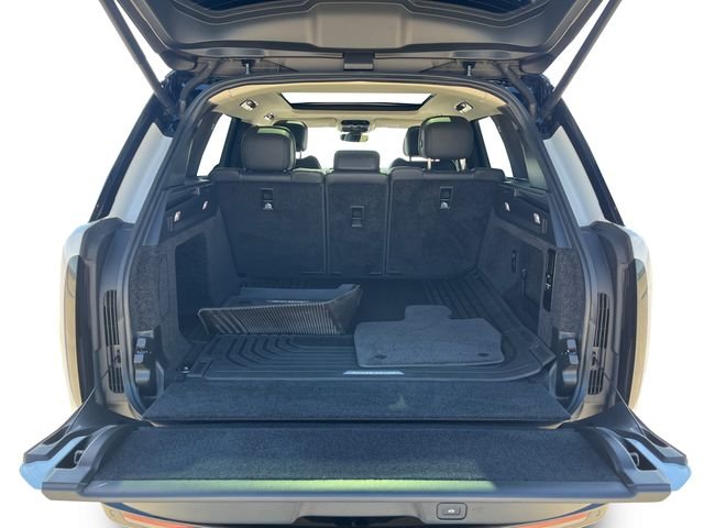 Certified Used 2023 White Land Rover SE image 18
