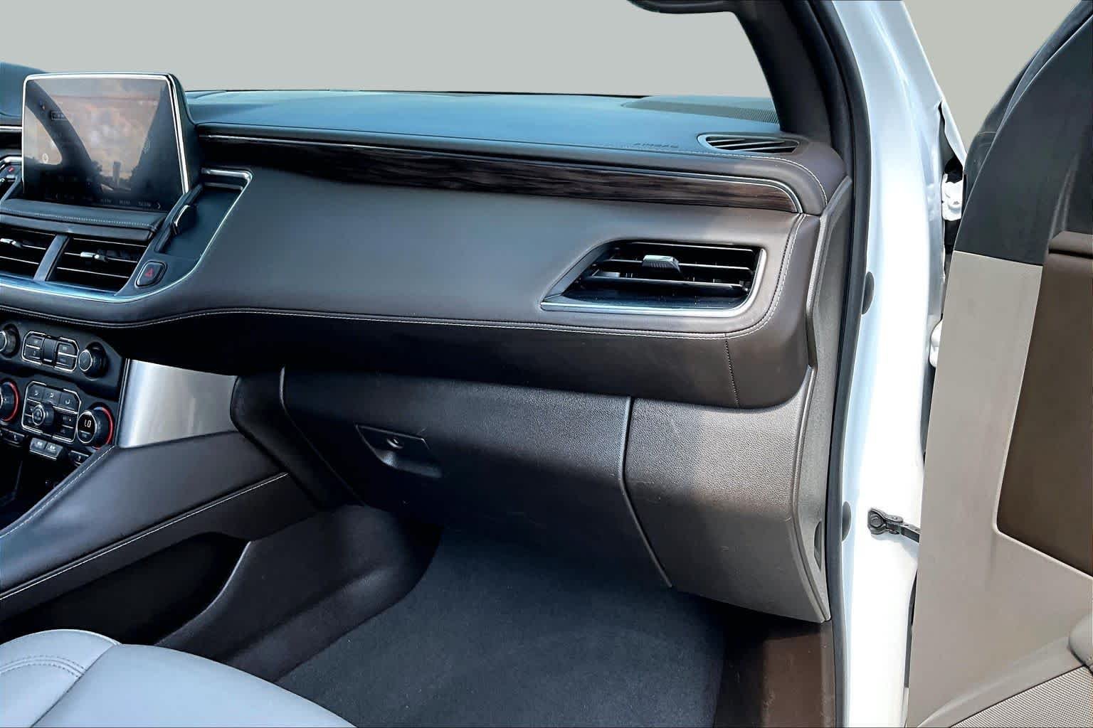 Used 2022 Summit White Chevrolet LT image 19
