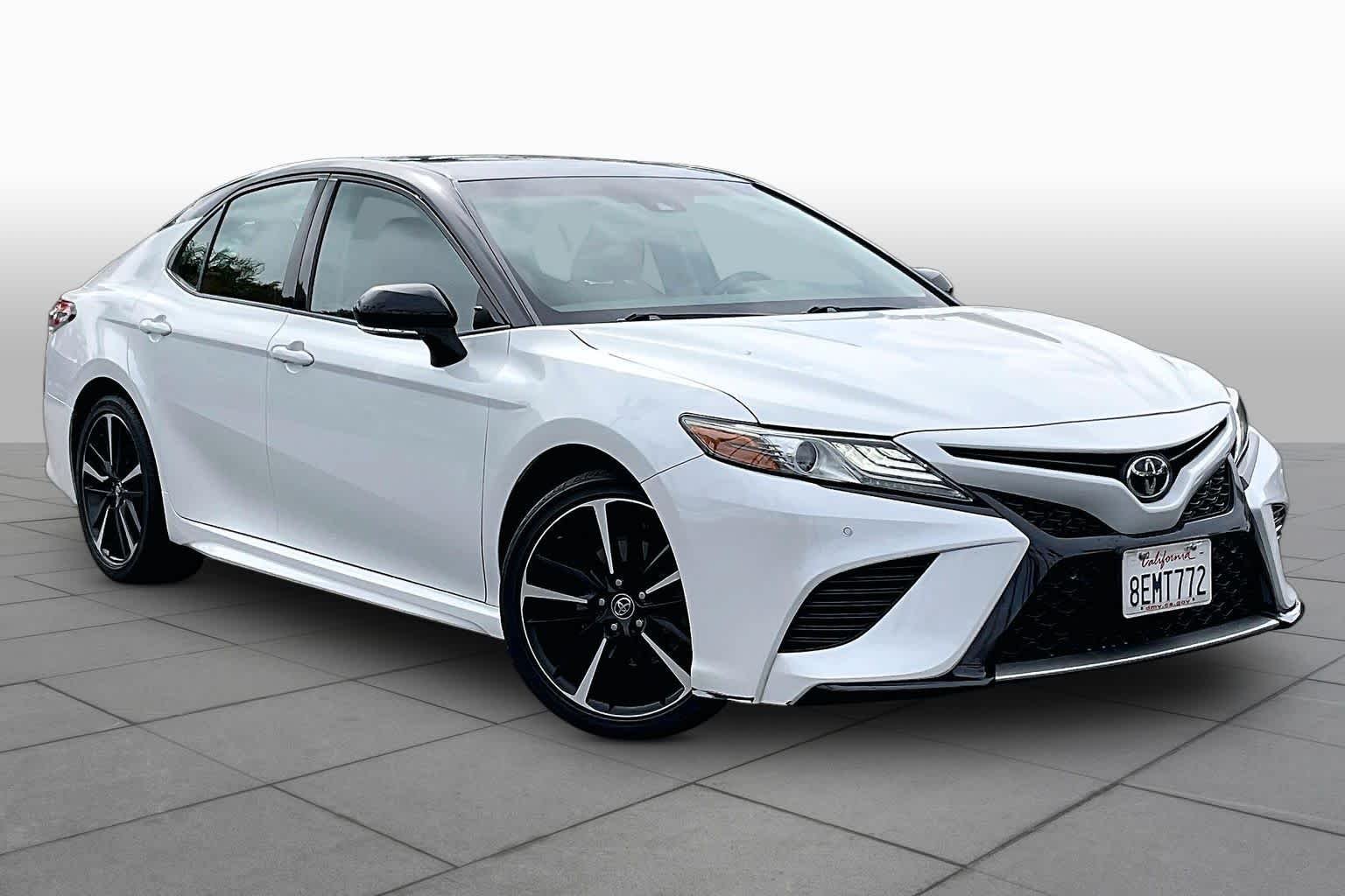 Used 2018 Midnight Black Metallic/Wind Chill Toyota XSE image 2