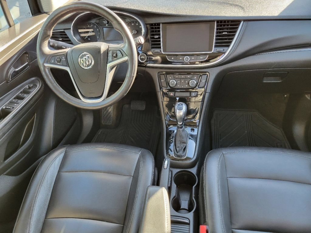 Used 2018 Summit White Buick Essence image 24