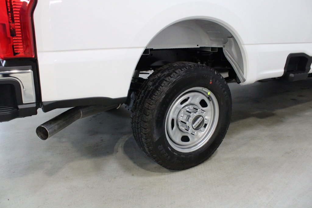 New 2027 Oxford White Ford XL image 24