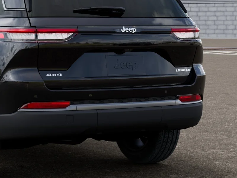 New 2026 Diamond Black Crystal Pearl-Coat Exterior Paint Jeep Limited image 39