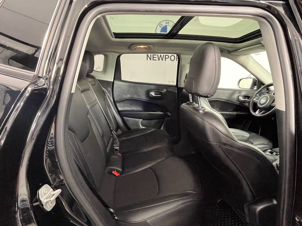 Used 2019 Black Jeep Latitude image 20