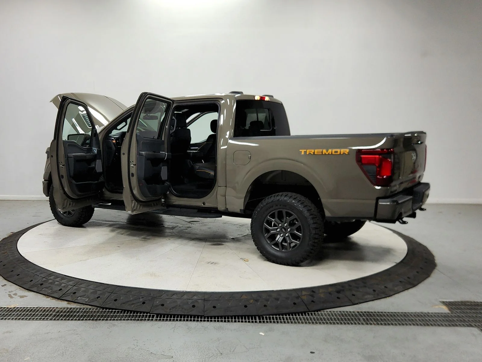New 2026 Gray Ford Tremor image 14