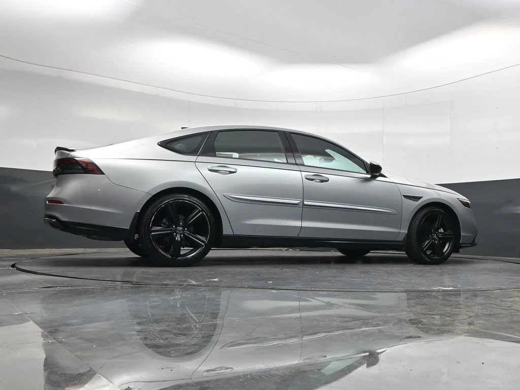 Used 2024 Solar Silver Metallic Honda Sport-L image 38