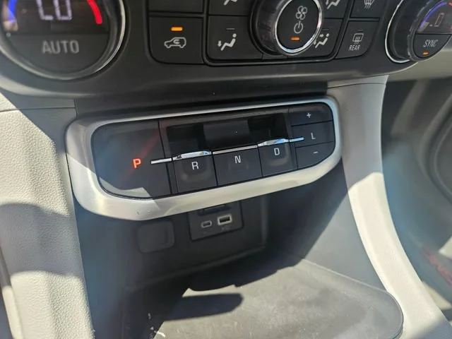 Used 2021 CAYENNE RED TINTCOAT GMC SLT image 23