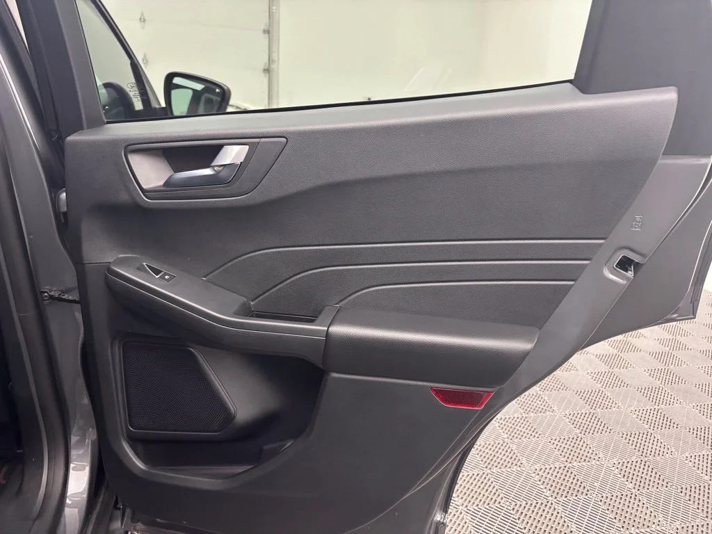 Used 2023 Gray Ford ST-Line image 38