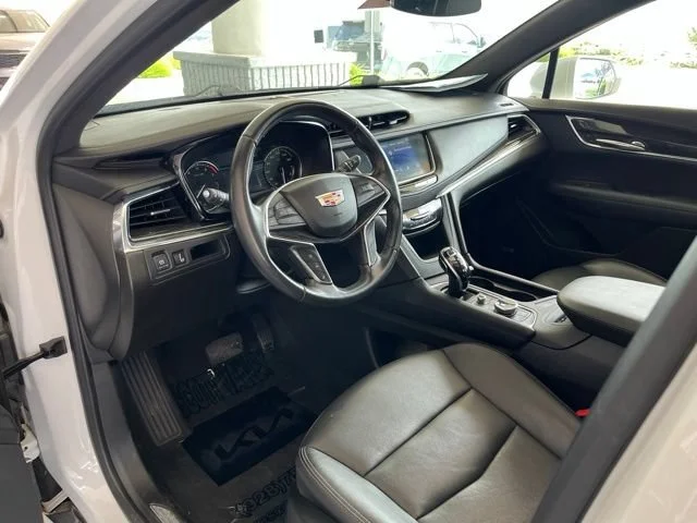 Used 2020 Crystal White Tricoat Cadillac Premium Luxury FWD image 38