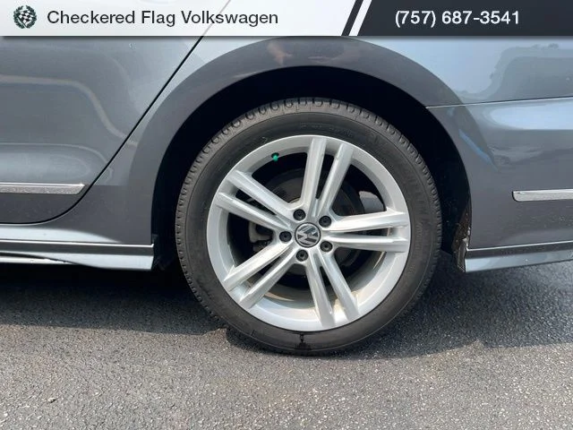 Used 2015 Platinum Gray Metallic Volkswagen TDI SEL Premium image 7