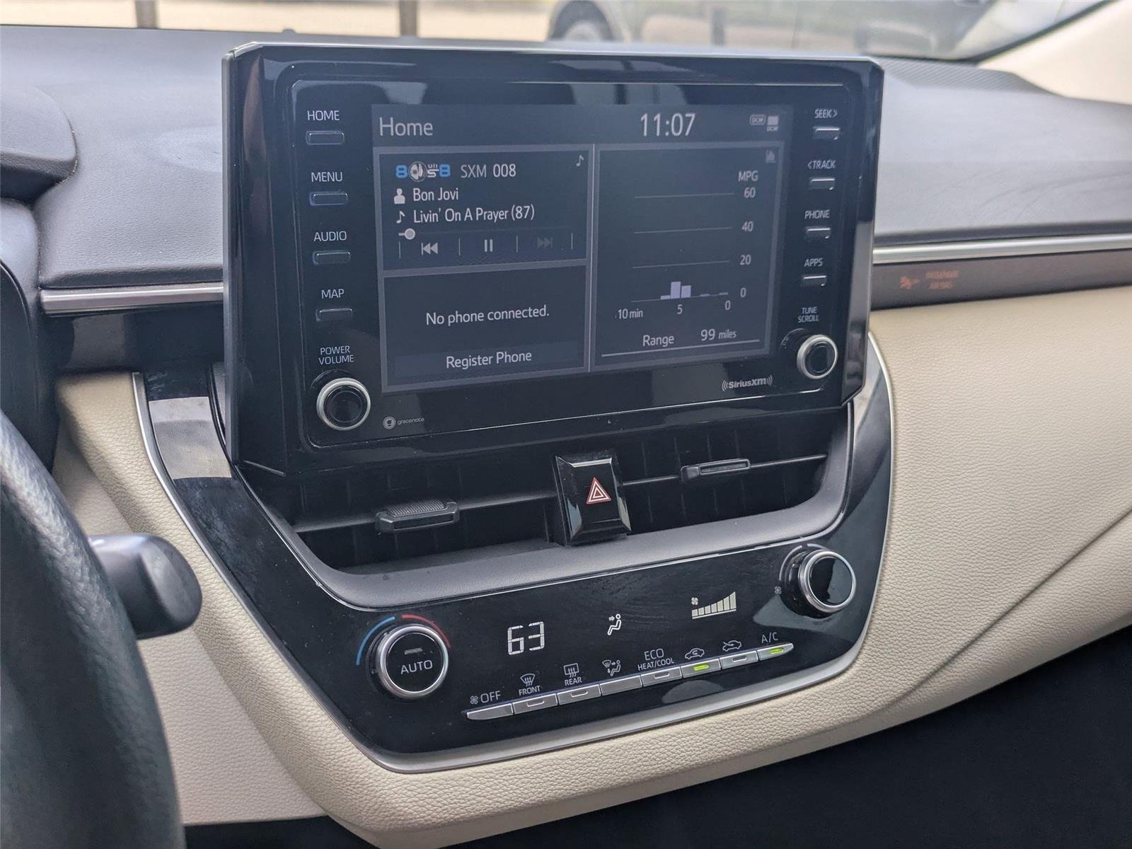 Used 2022 White Toyota LE image 18