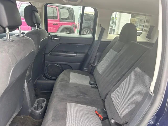 Used 2017 Blue Jeep Latitude image 7