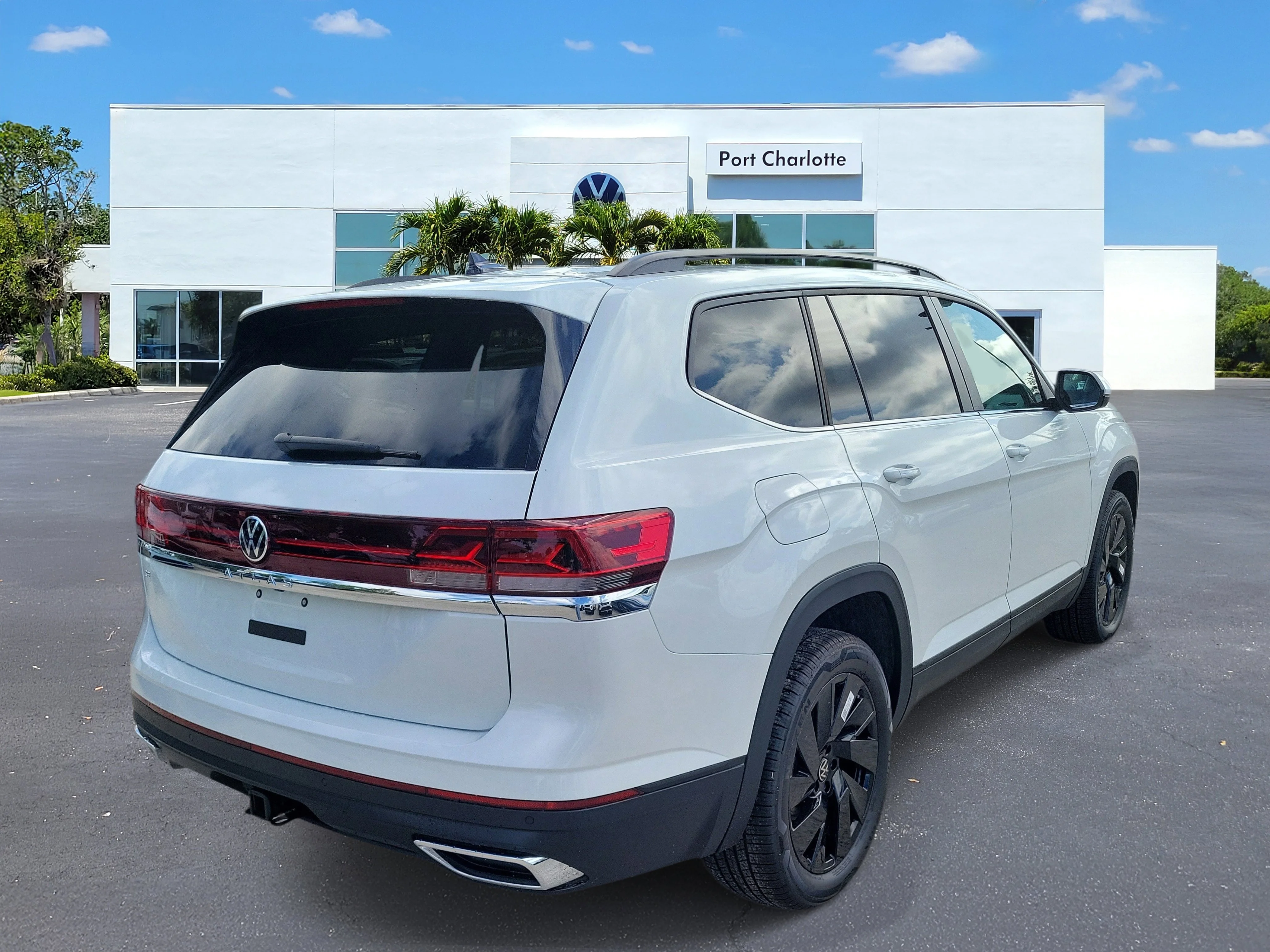 New 2026 White Volkswagen 2.0T SE w/Technology image 33