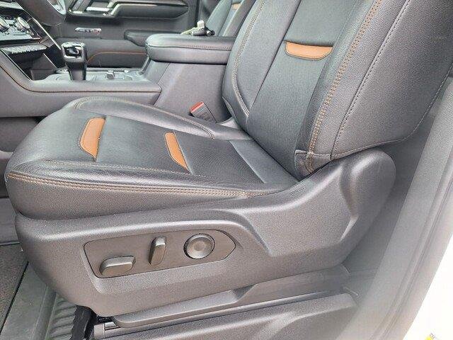 Used 2023 WHITE GMC AT4 image 12