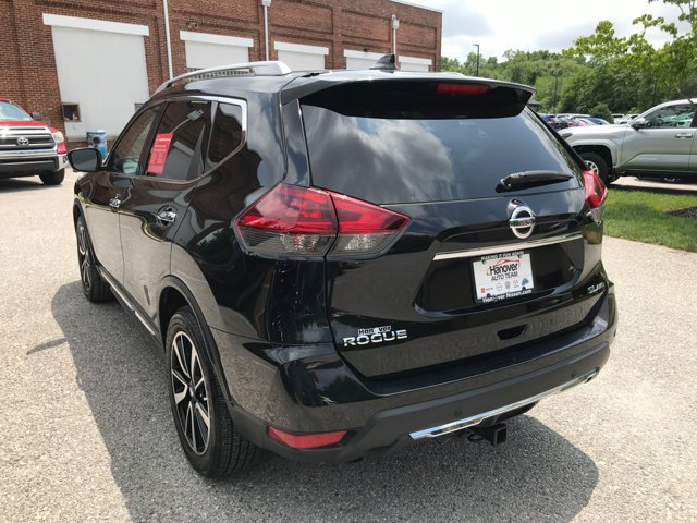 Used 2019 Magnetic Black Pearl Nissan SL image 4