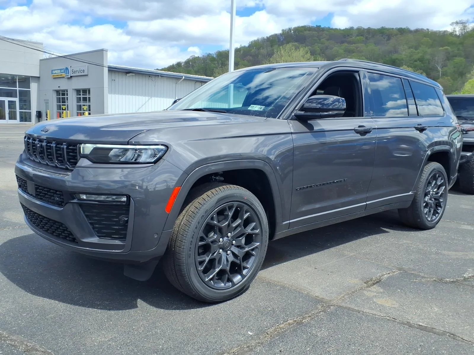 New 2026 Baltic Gray Metallic Clear-Coat Exterior Paint Jeep Summit image 2