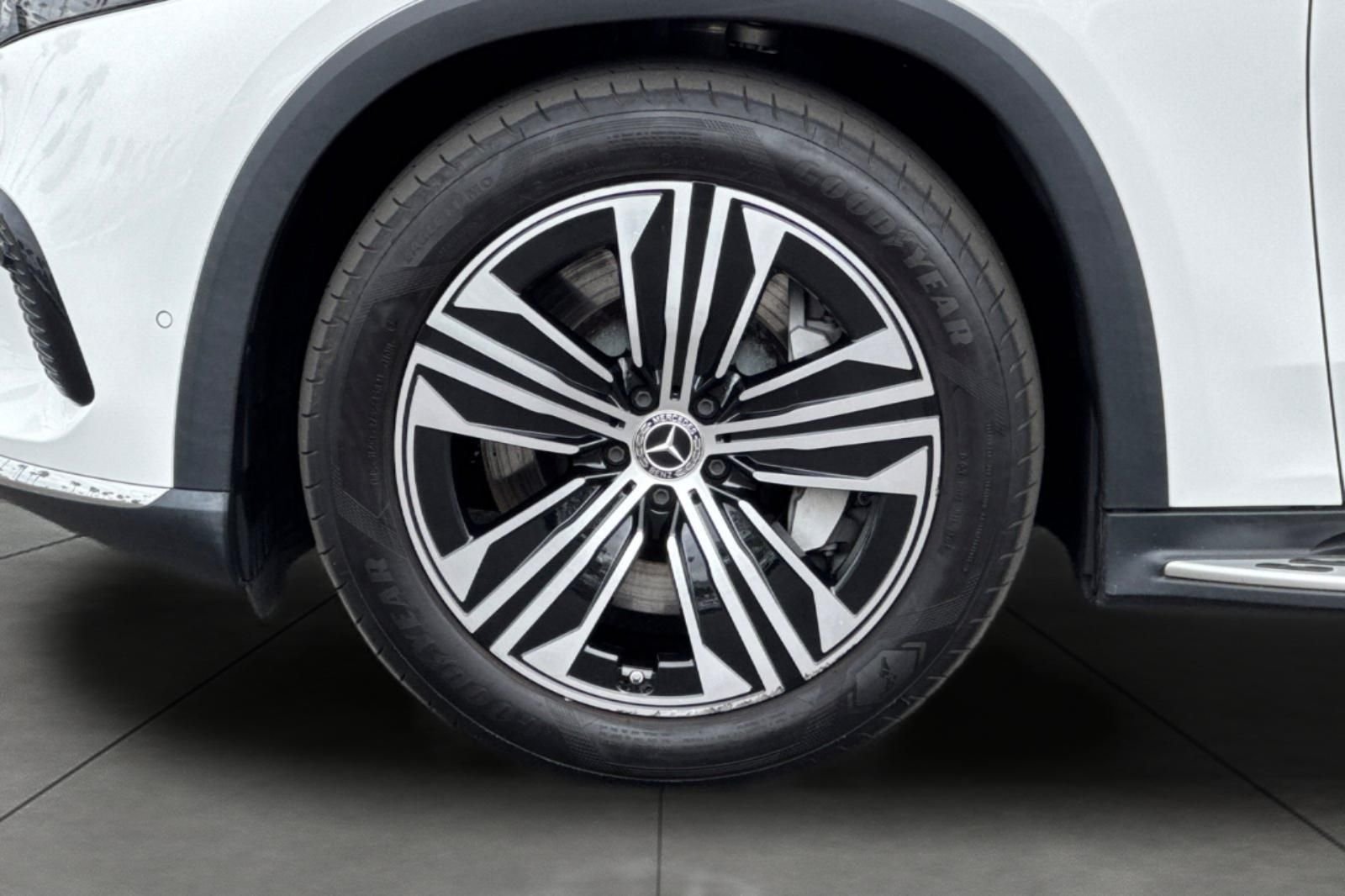 Certified Used 2024 White Mercedes-Benz 450 image 5