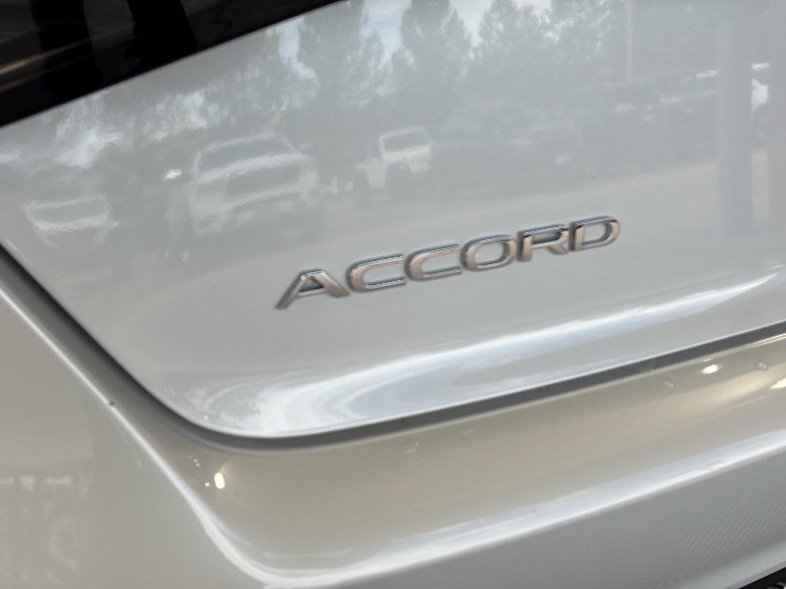 Used 2024 Platinum White Pearl Honda LX image 8