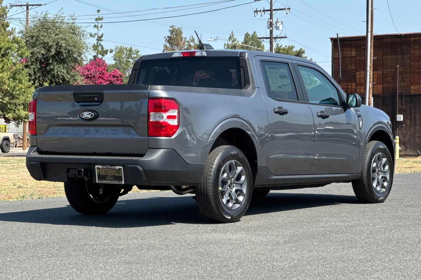 New 2026 Carbonized Gray Metallic Ford XLT image 4