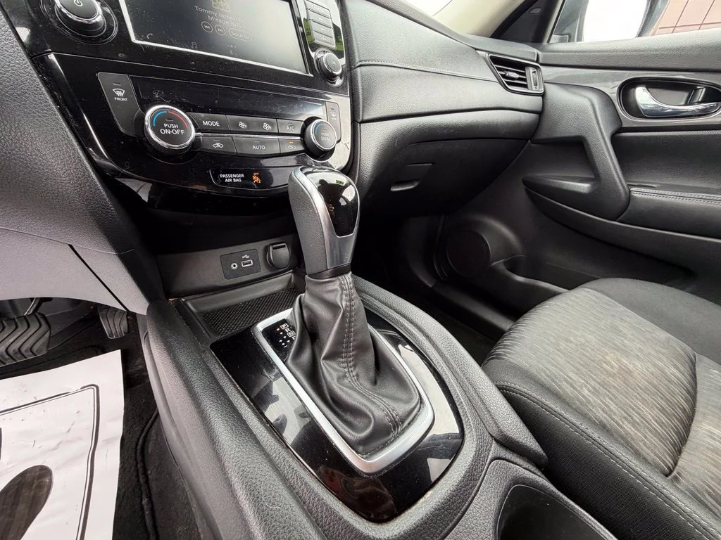 Used 2020 Gray Nissan SV image 23