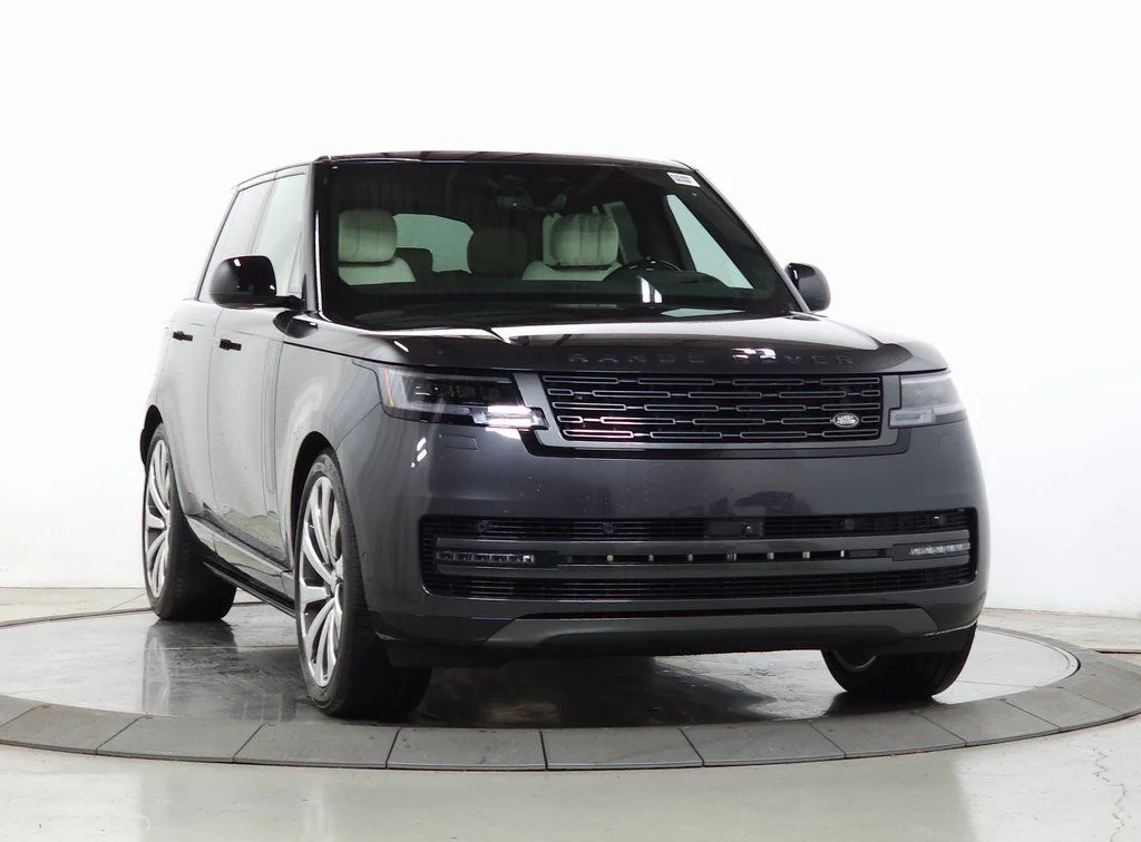 Certified Used 2025 Gray Land Rover SE image 7