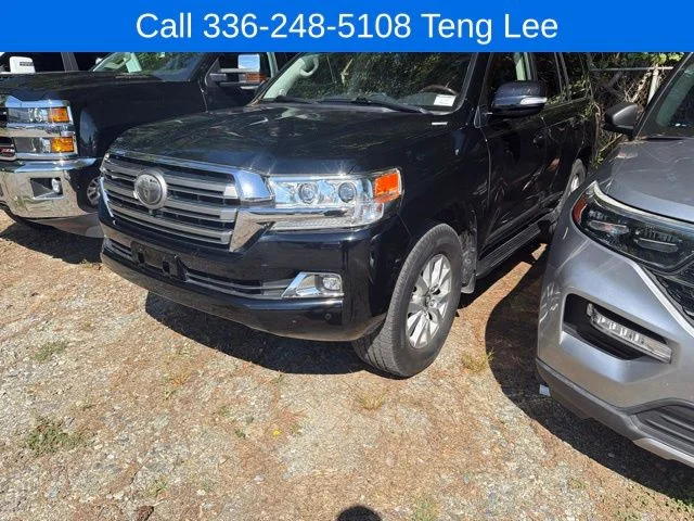 Used 2017  Toyota Base image 2