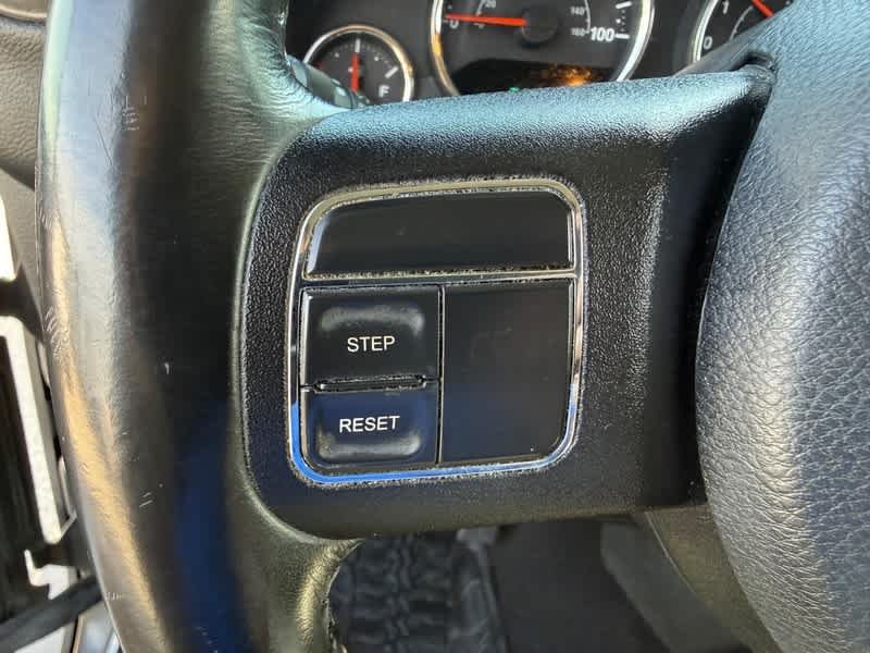 Used 2018 Granite Crystal Metallic Clearcoat Jeep Sport S image 13