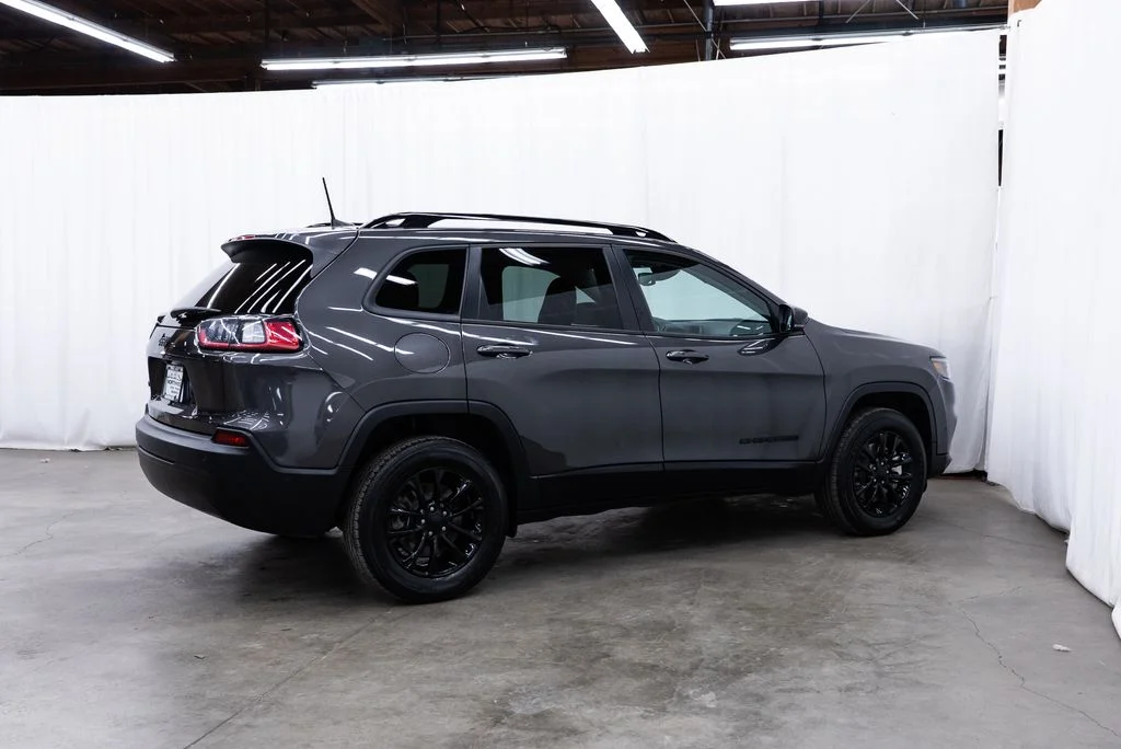 Used 2023 Gray Jeep Altitude image 6