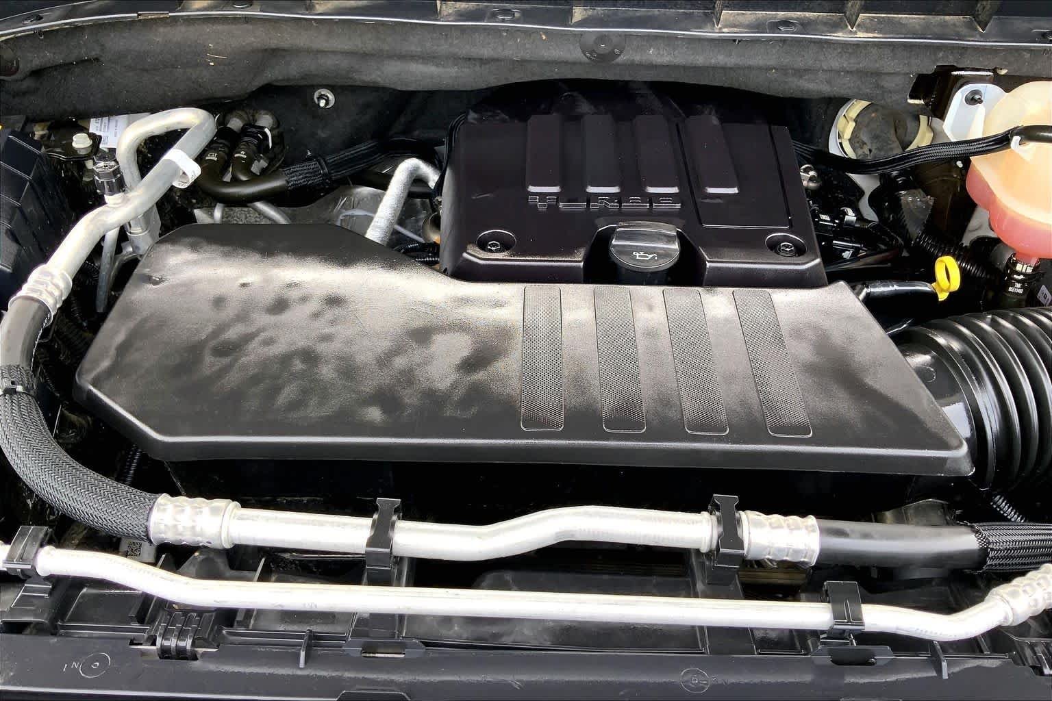 Used 2023 Summit White Chevrolet Custom image 32