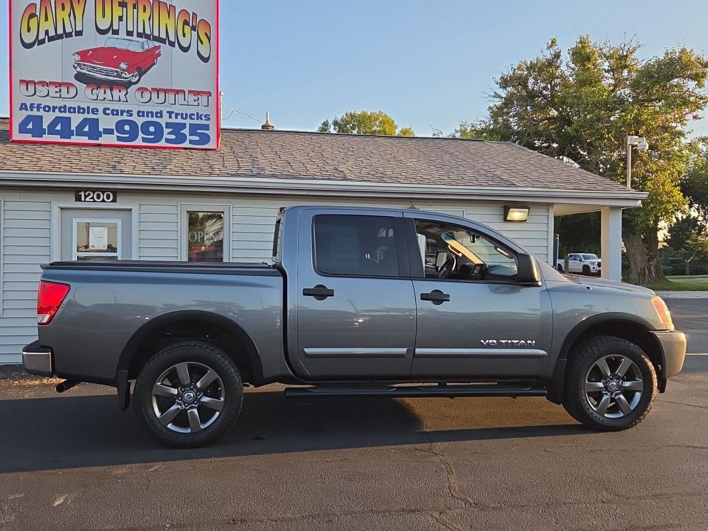 Used 2015 Gun Metallic Nissan SV image 4
