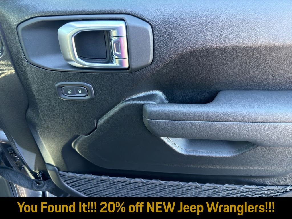 New 2026 Granite Crystal Metallic Clearcoat Jeep Sport S image 25