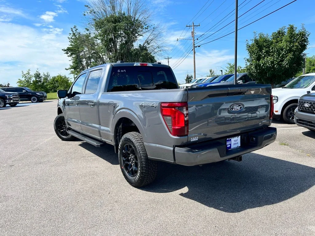New 2026 Gray Ford XLT image 4