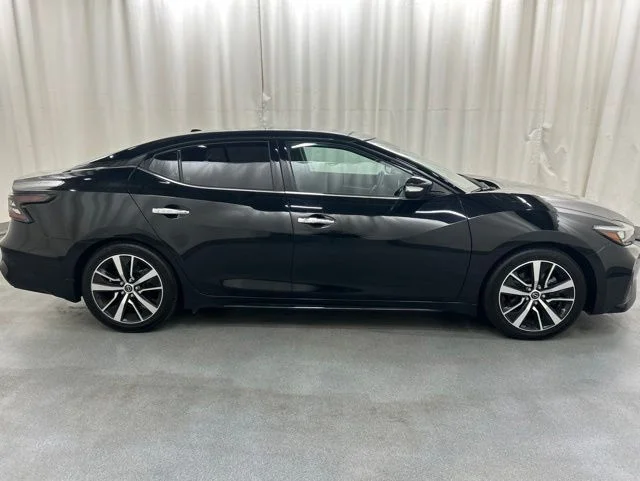 Used 2023 Black Nissan 3.5 SL image 7