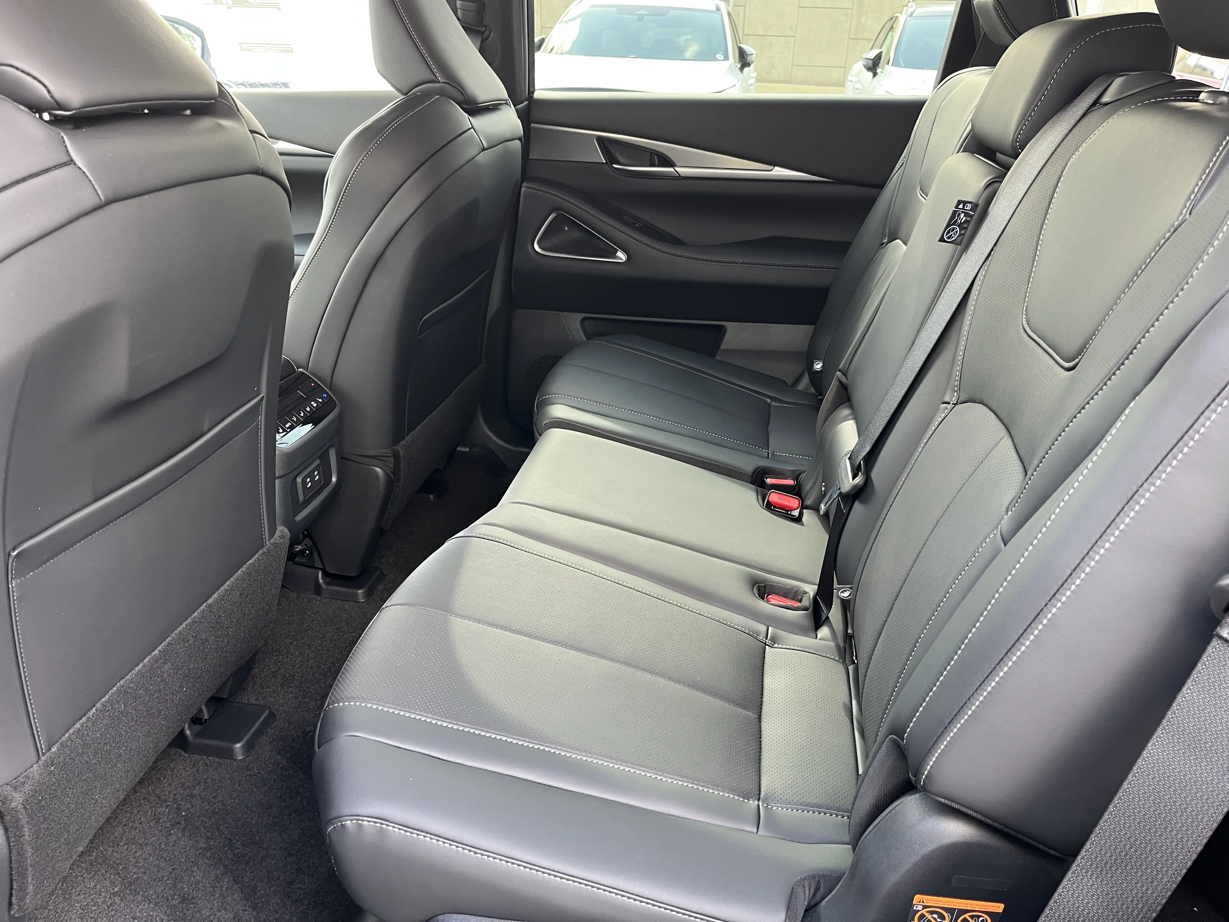 New 2027 Harbor Gray INFINITI LUXE image 14