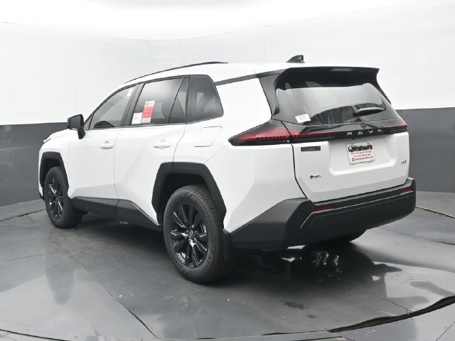New 2026 Ice Cap Toyota XLE Premium image 3