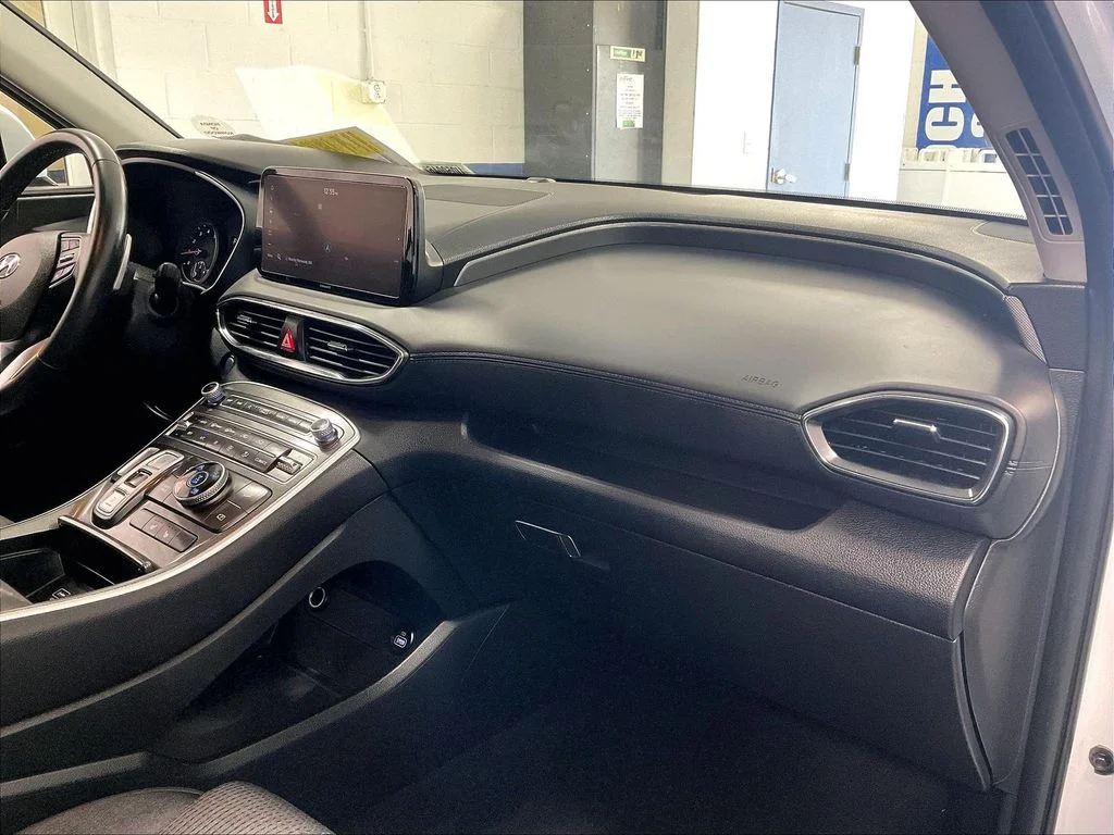 Used 2023 White Hyundai SEL image 13