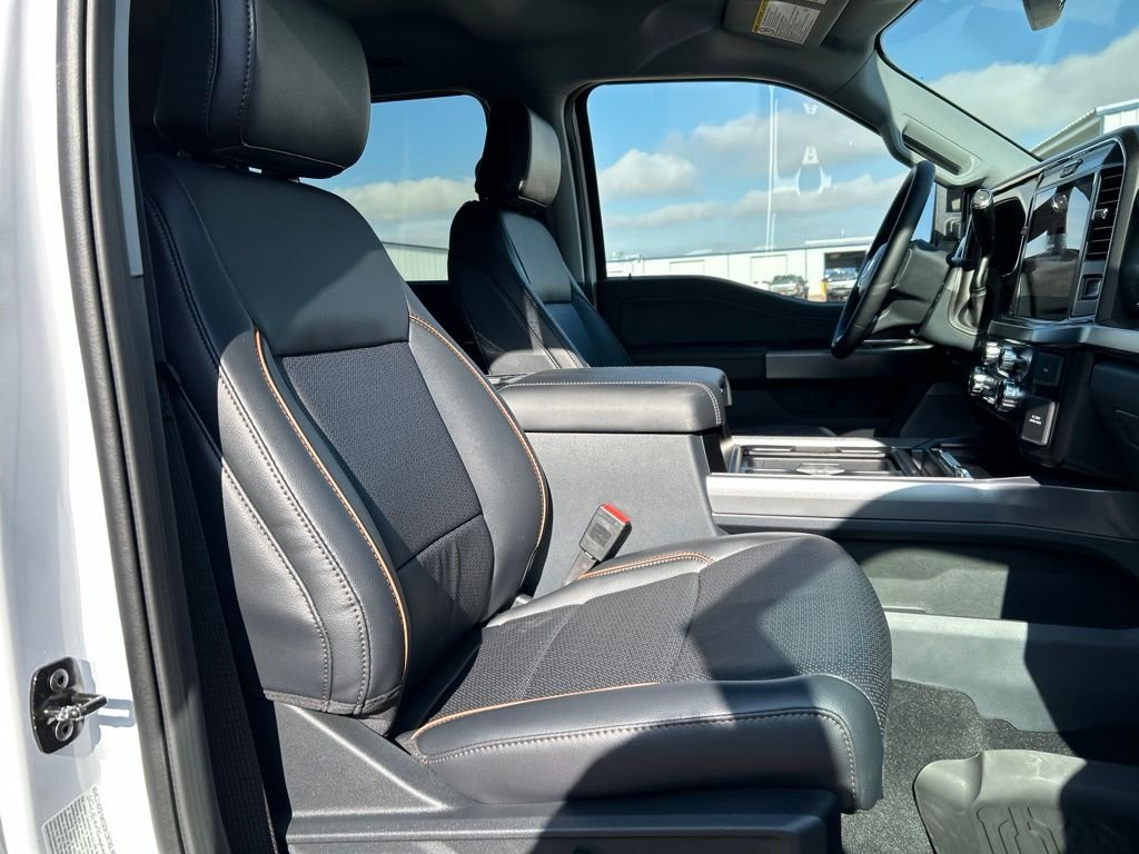 New 2026 Oxford White Ford Lariat image 46