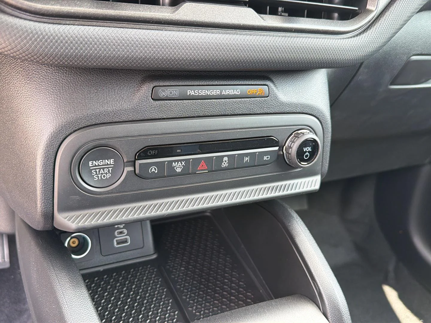 New 2026 Carbonized Gray Ford Outer Banks image 27